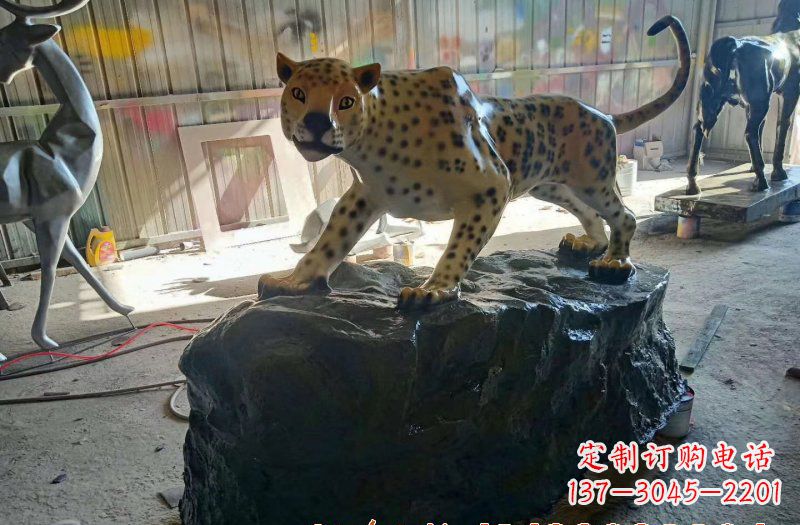 长沙新颖豹子雕塑