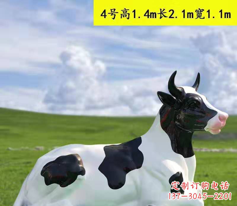 长沙玻璃钢彩绘黑白奶牛雕塑