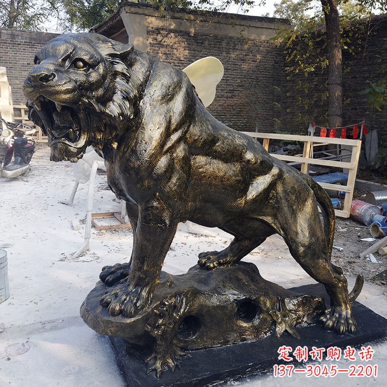 长沙玻璃钢制老虎雕塑