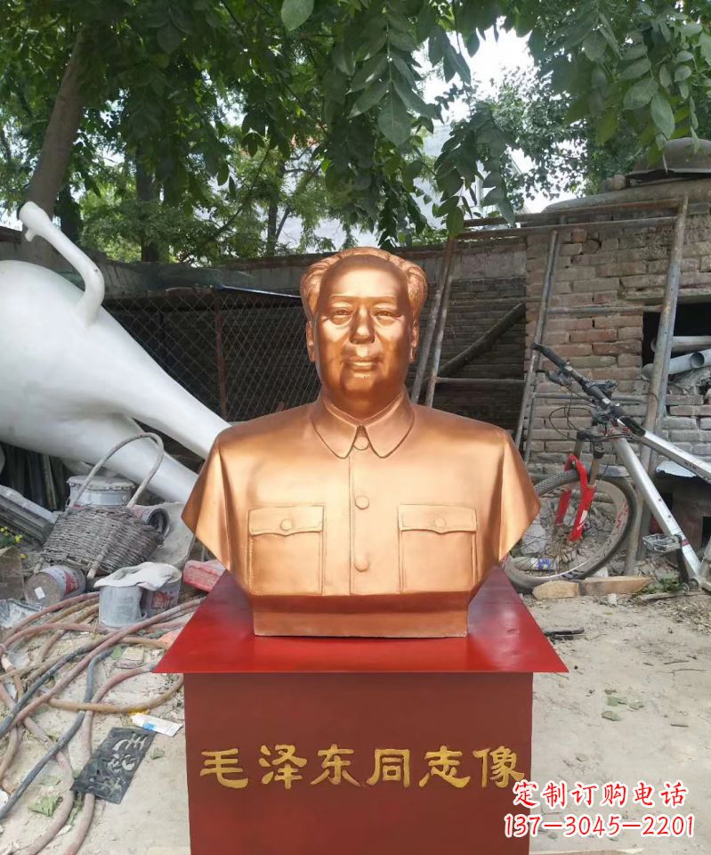 长沙玻璃钢毛泽东雕塑表达伟大领袖的精神魅力
