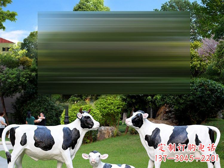 长沙玻璃钢仿真奶牛雕塑以现实奶牛为灵感