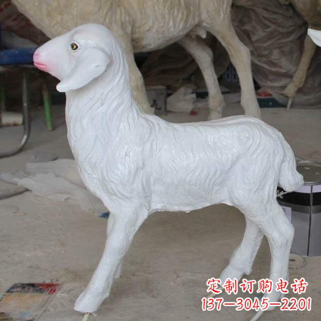 长沙玻璃钢雕刻的羊雕塑——艺术的精美表达