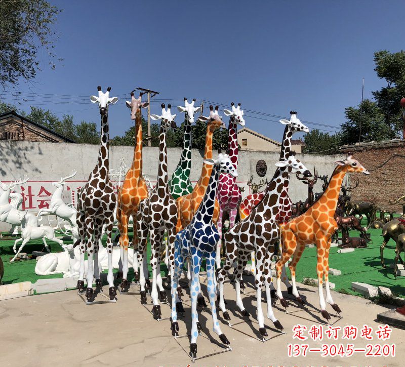 长沙长颈鹿雕塑优雅的艺术品