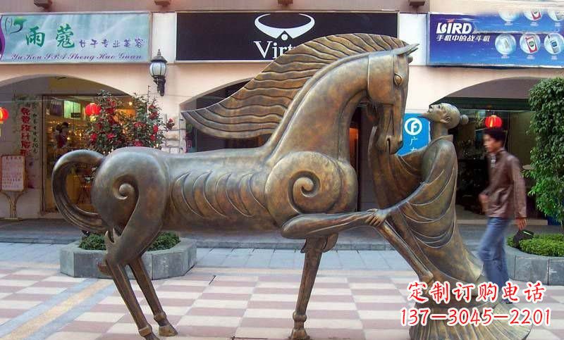 长沙传承着传奇马雕塑