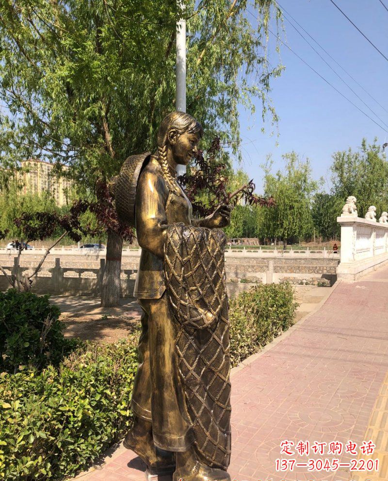 长沙农家女人的铜雕之美