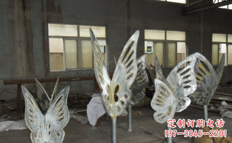 长沙不锈钢彩色蝴蝶景观雕塑——美丽色彩装点美景