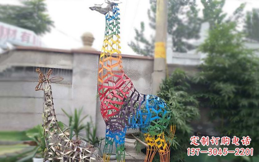 长沙不锈钢长颈鹿雕塑把自然美景带入室内