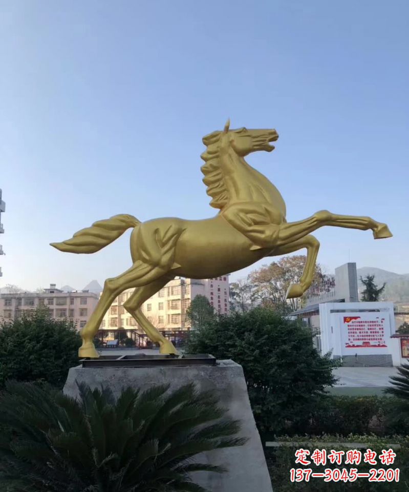 长沙不锈钢城市广场的马雕塑——一个给城市带来新鲜感的艺术作品