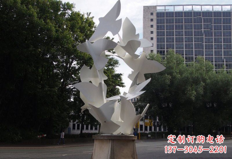 长沙美丽而宁静的不锈钢和平鸽雕塑