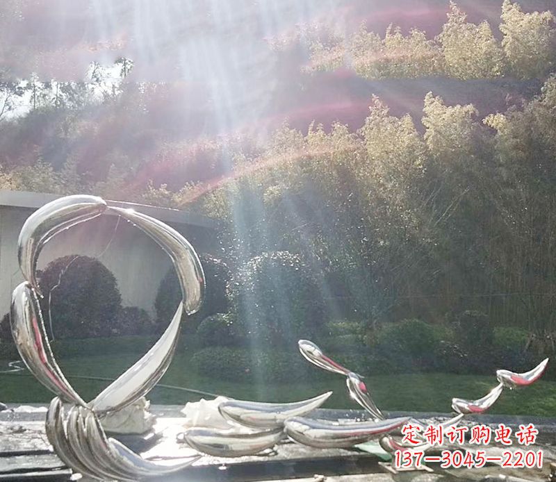 长沙不锈钢鲤鱼雕塑——寓意美好的象征