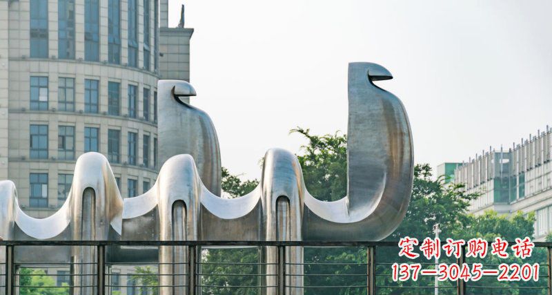 长沙不锈钢骆驼给街边带来美丽