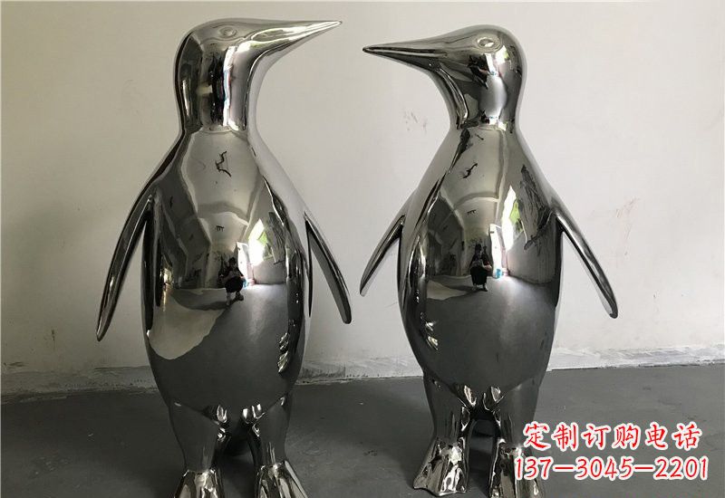 长沙企鹅雕塑以不锈钢赋予生命