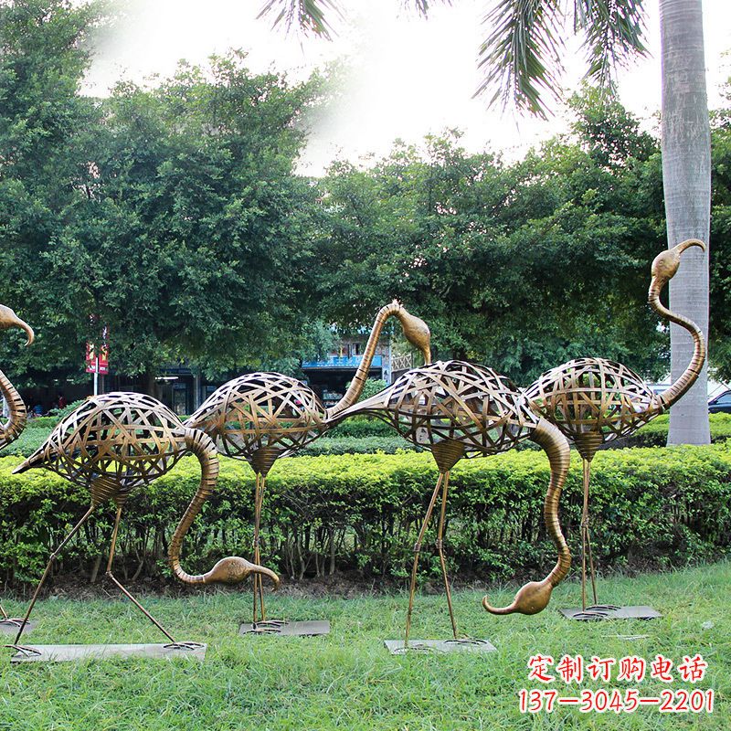 长沙不锈钢仙鹤雕塑摆件美丽的园林装饰