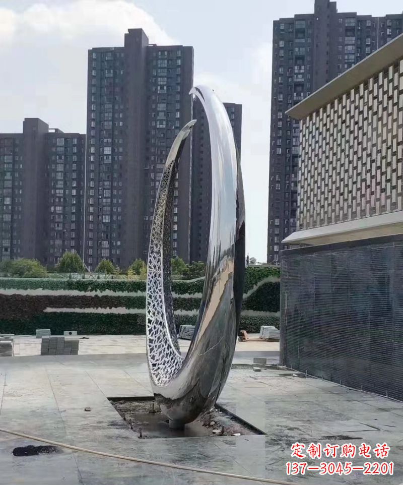 长沙精美不锈钢月亮雕塑