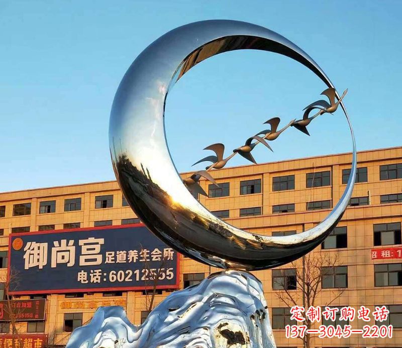 长沙不锈钢大雁雕塑象征着生机勃勃的美丽