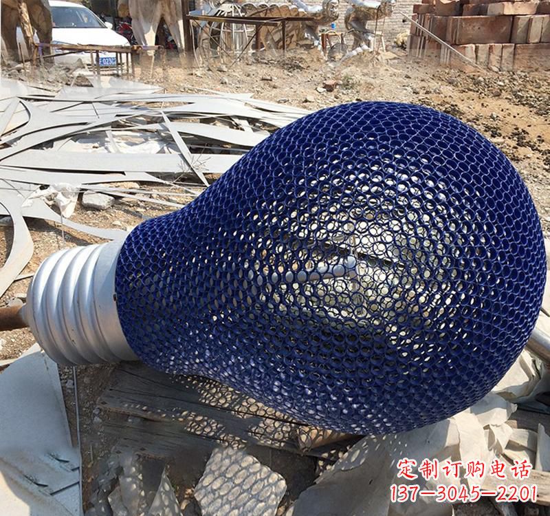 长沙不锈钢灯泡雕塑灯光下的美丽之美