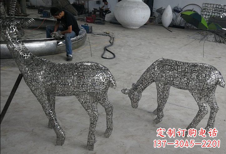 长沙不锈钢动物镂空鹿雕塑精美的艺术品