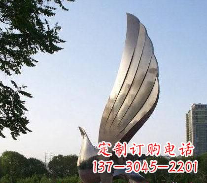 长沙不锈钢鸽子雕塑美丽的象征