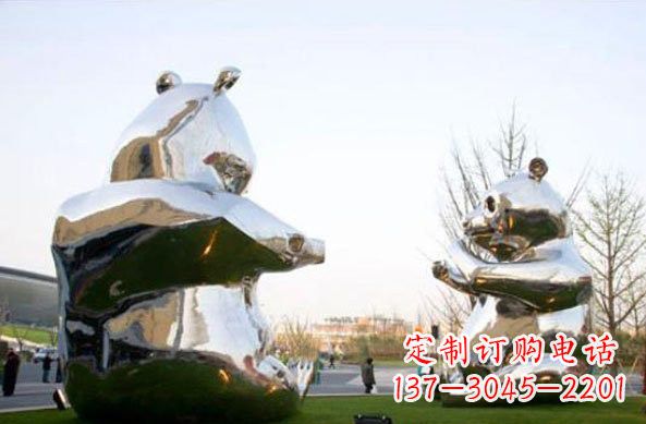 长沙不锈钢熊猫雕塑传递友谊与和平