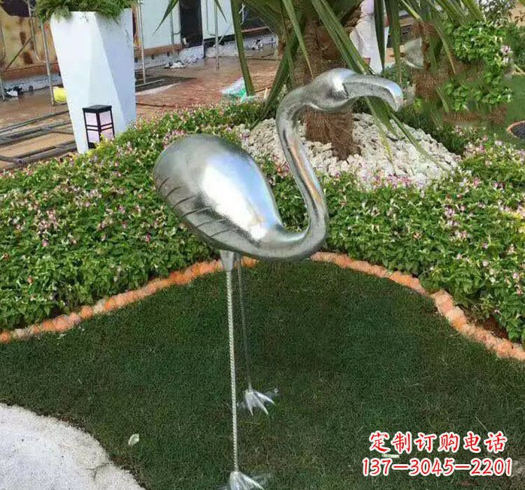 长沙火烈鸟雕塑美丽而又充满力量