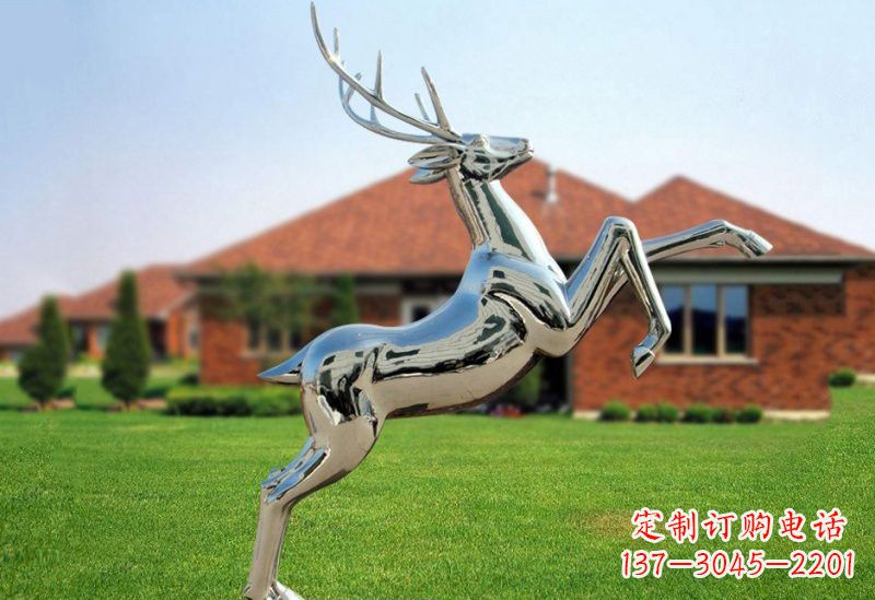 长沙梅花鹿雕塑 镜面反射着璀璨美景