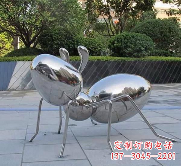 长沙不锈钢蚂蚁雕塑一座镜面公园的精美装点