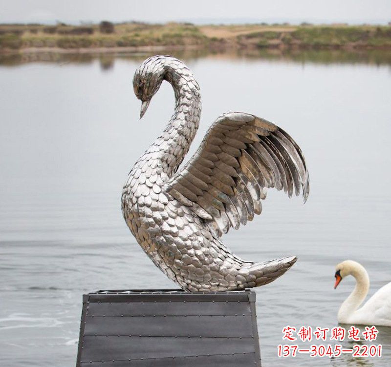 长沙不锈钢雕刻的优雅天鹅