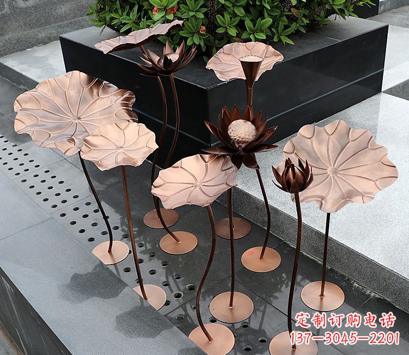长沙不锈钢古铜色荷花雕塑传承传统文化的精美艺术品