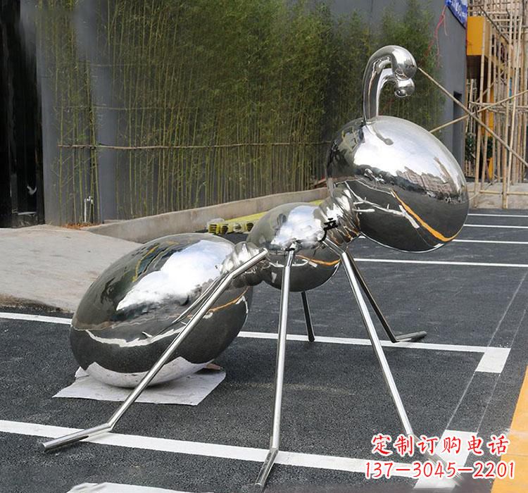长沙不锈钢蚂蚁雕塑——象征力量与智慧