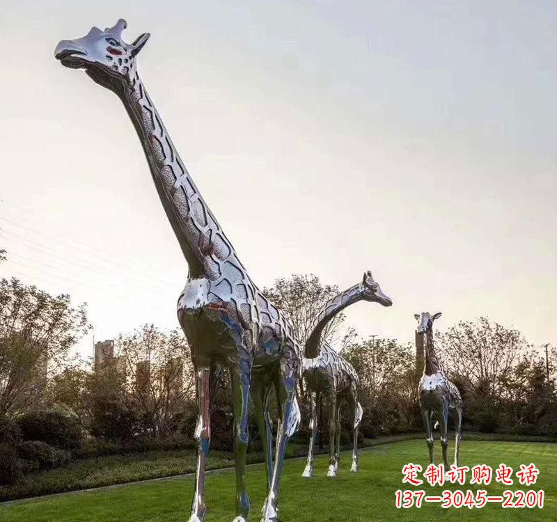 长沙不锈钢长颈鹿雕塑美丽的艺术精神