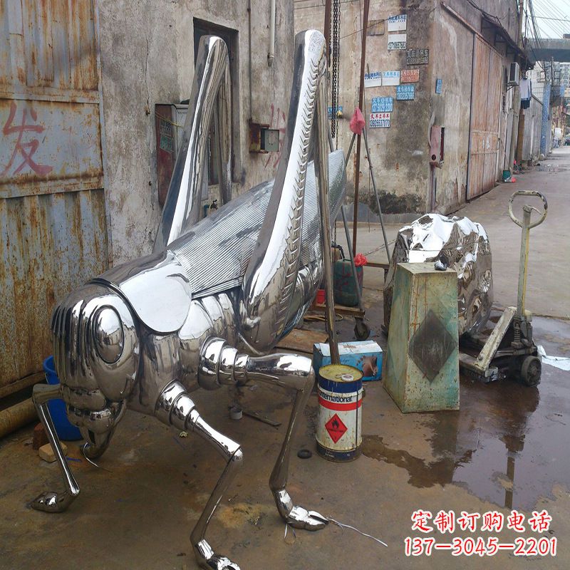 长沙不锈钢蝗虫雕塑营造美好的自然环境