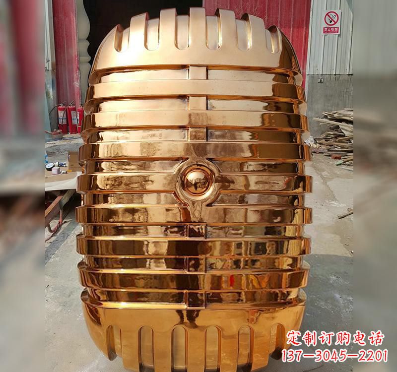 长沙不锈钢话筒雕塑传承历史的象征
