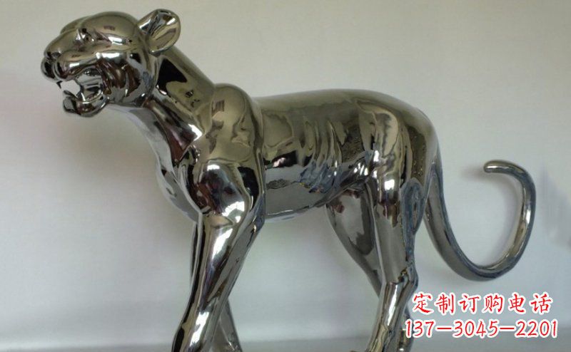 长沙不锈钢金钱豹雕塑给人以高贵气质的艺术瑰宝