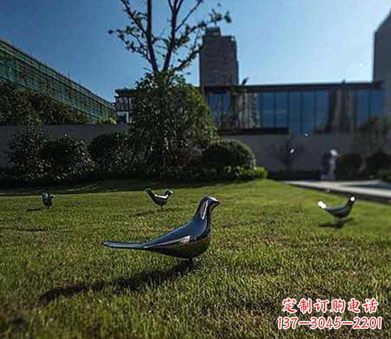 长沙不锈钢镜面鸽子雕塑象征和平与美丽