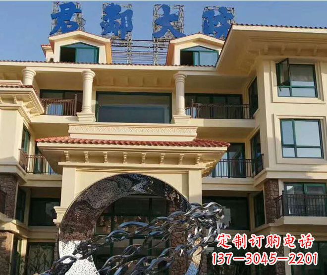 长沙不锈钢鲤鱼跃龙门雕塑——传承中国传统文化