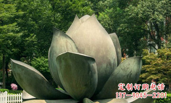 长沙不锈钢莲花公园精美的雕塑装点