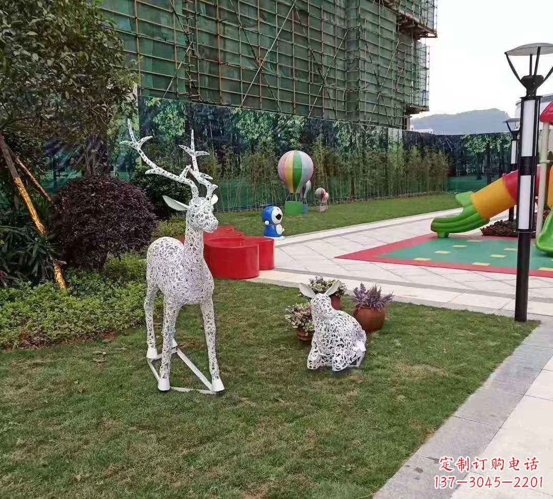 长沙不锈钢梅花鹿雕塑点亮公园景观