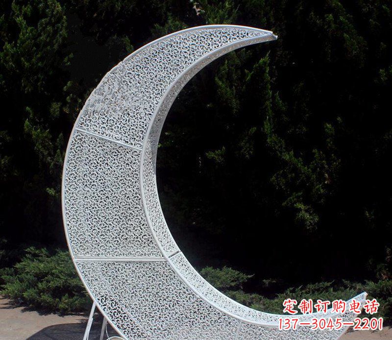 长沙不锈钢镂空月亮公园雕塑浪漫而又神奇