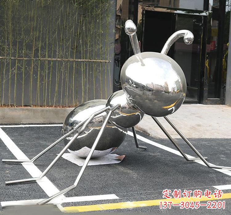 长沙不锈钢蚂蚁雕塑象征着勤劳与坚毅