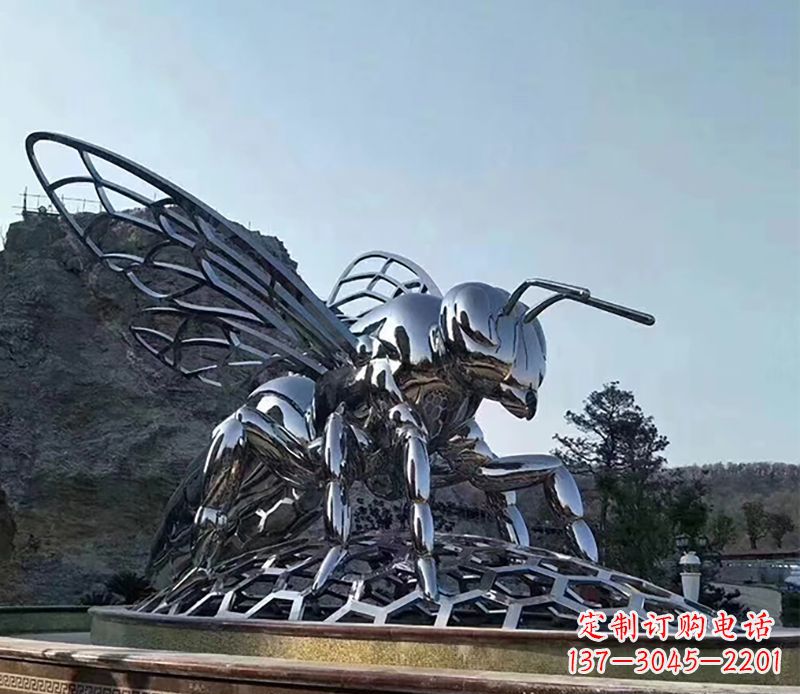 长沙不锈钢蜜蜂雕塑精美雕塑点缀环境