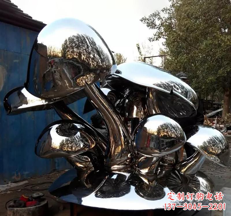 长沙不锈钢蘑菇雕塑给空间增添活力