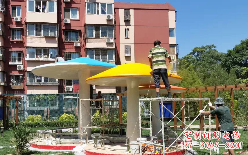 长沙不锈钢蘑菇凉亭——精美雕塑点缀绿意