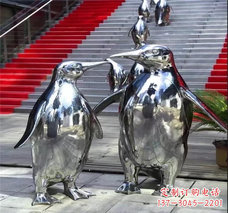 长沙不锈钢企鹅雕塑海洋生物的艺术表现
