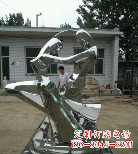 长沙浪漫的不锈钢情侣雕塑