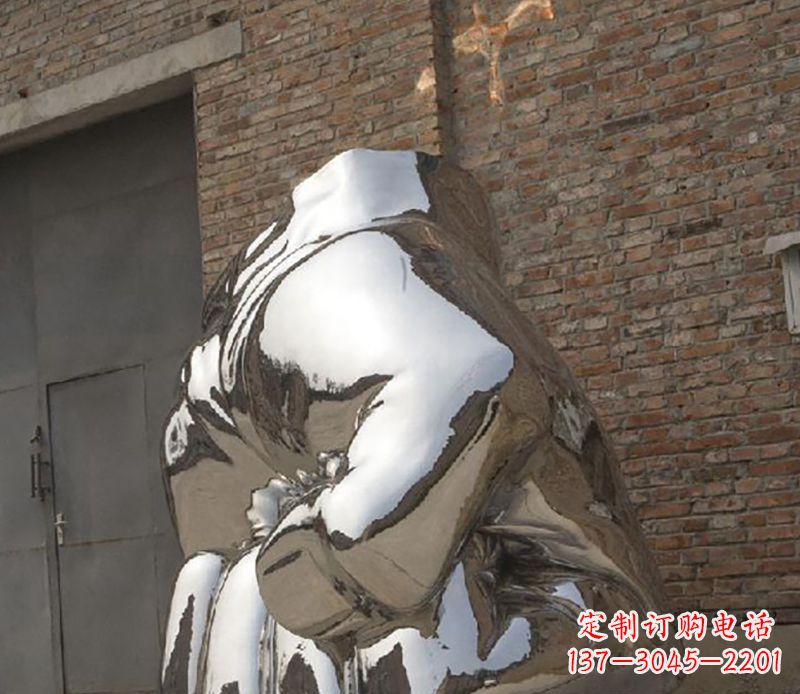长沙不锈钢拳头雕塑