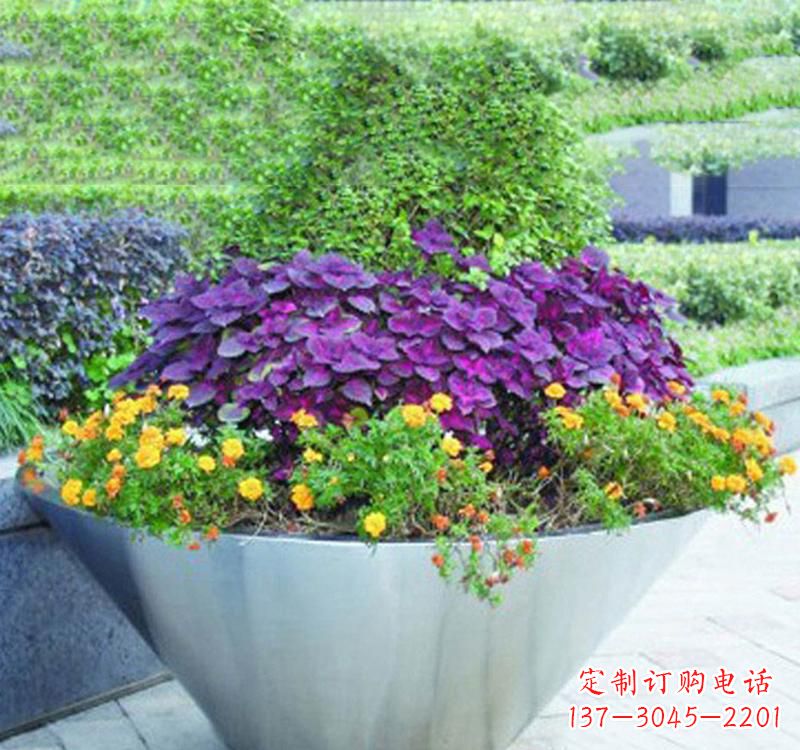 长沙不锈钢花盆雕塑艺术之美