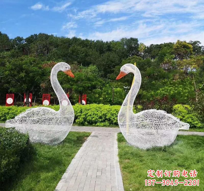 长沙不锈钢天鹅雕塑——象征着爱与和平