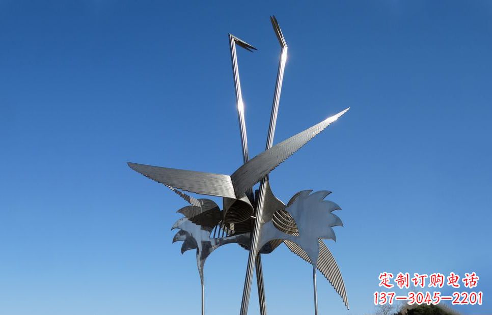 长沙不锈钢鸵鸟雕塑精美外形、传神表现