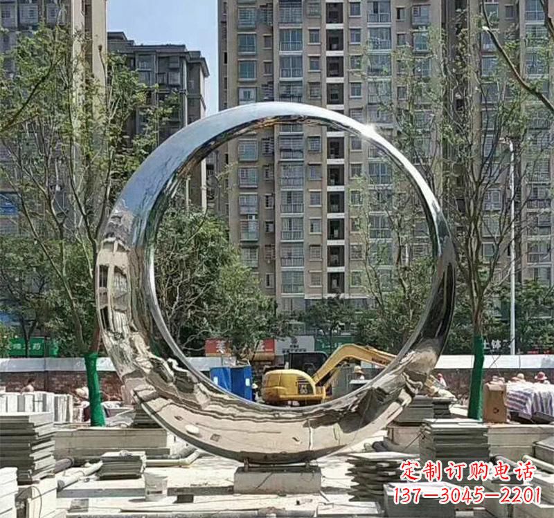 长沙不锈钢艺术圆环雕塑——艺术的精粹