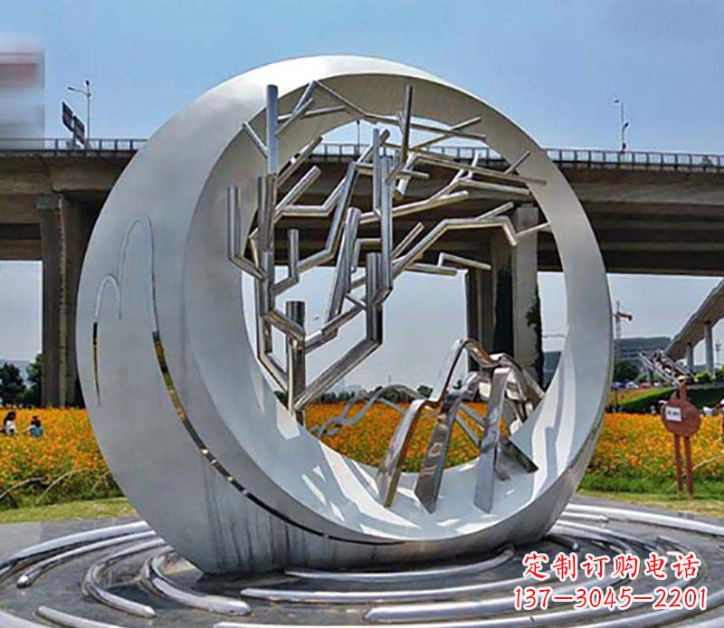 长沙不锈钢异形圆环雕塑精致而优雅